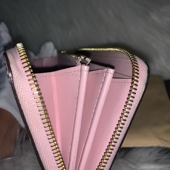 Louis Vuitton Zippy Wallet - Picture 8 of 8